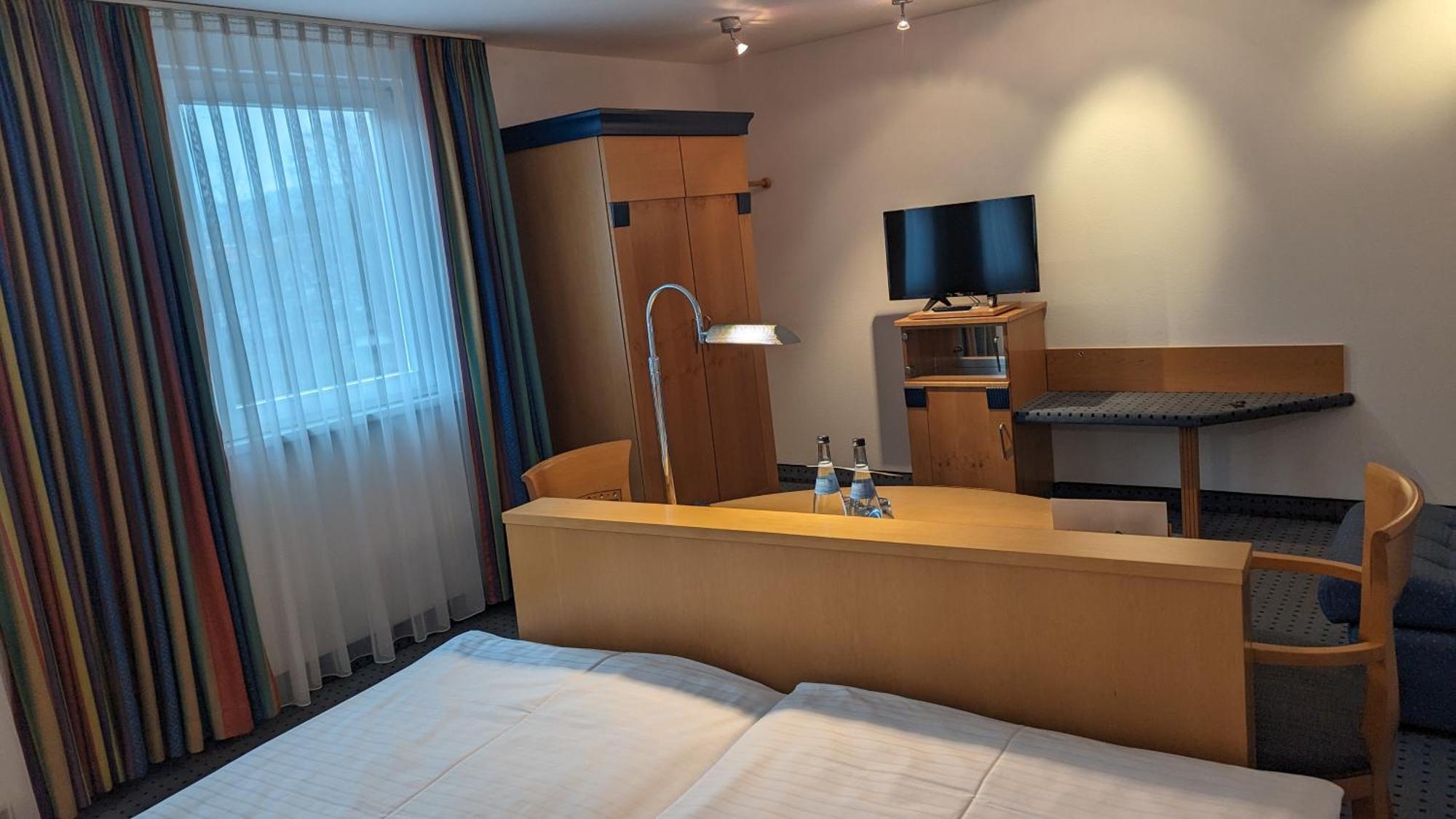 Hotel Gasthof Lang Балинген Экстерьер фото