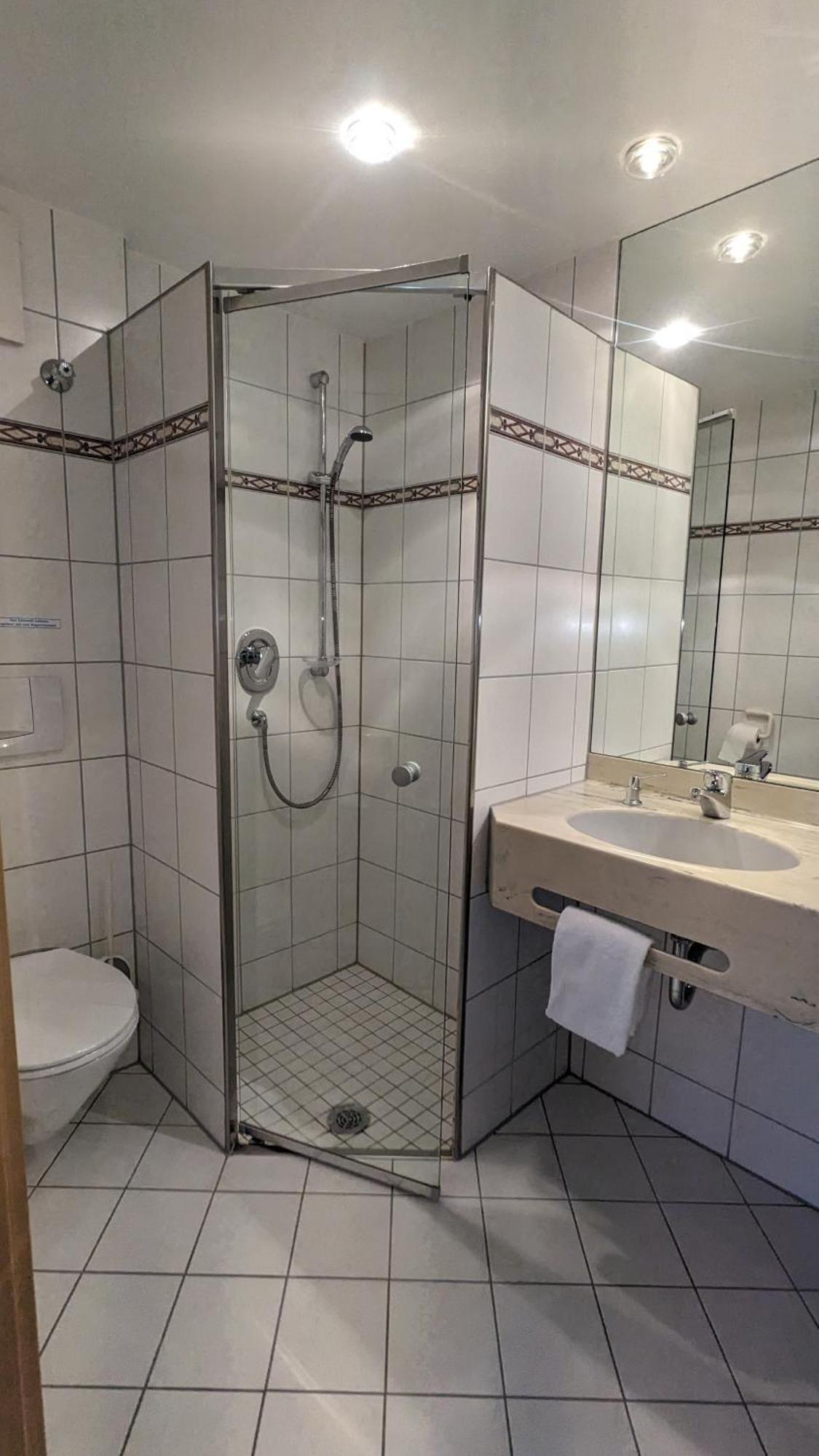 Hotel Gasthof Lang Балинген Экстерьер фото