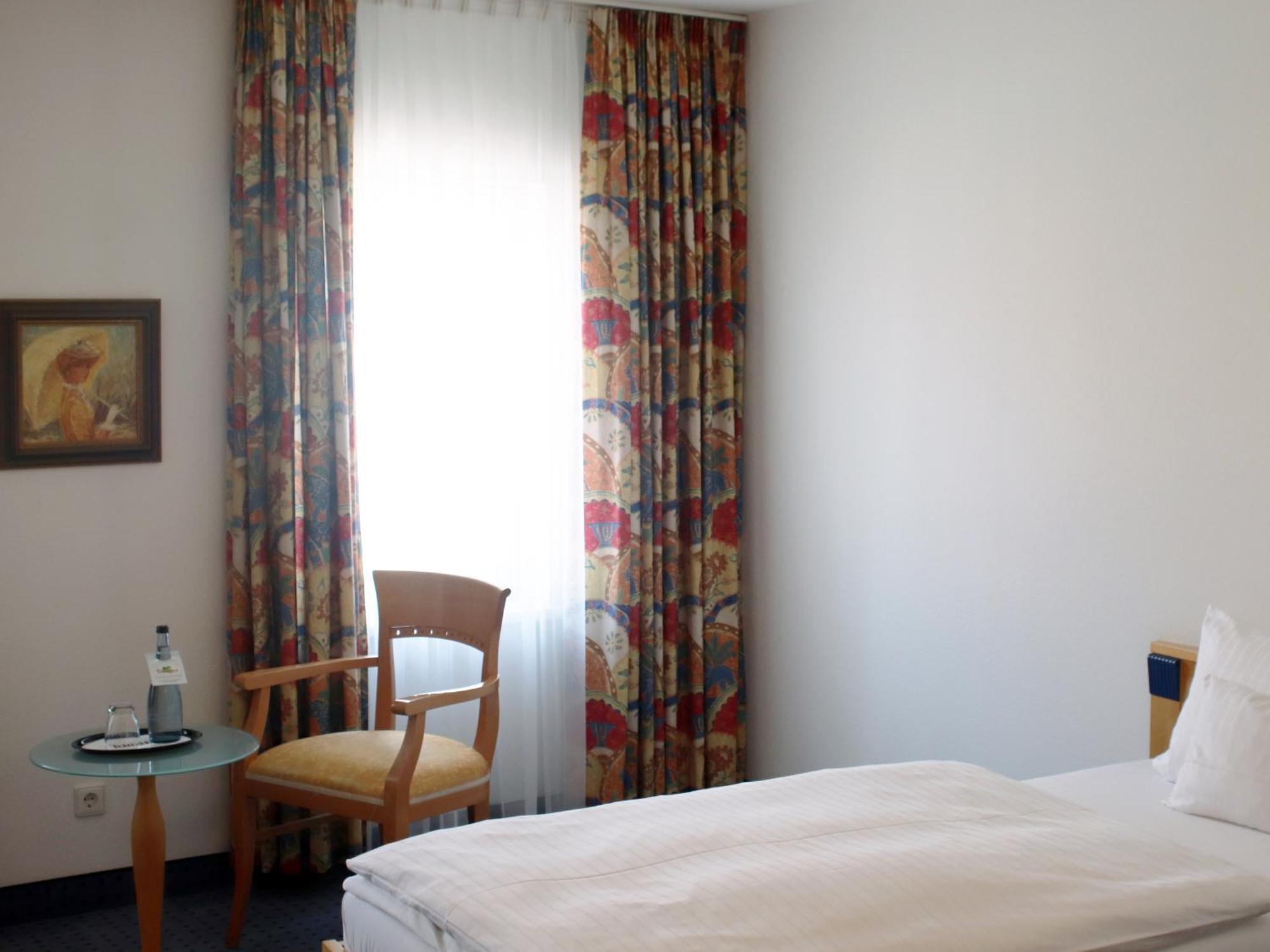 Hotel Gasthof Lang Балинген Экстерьер фото